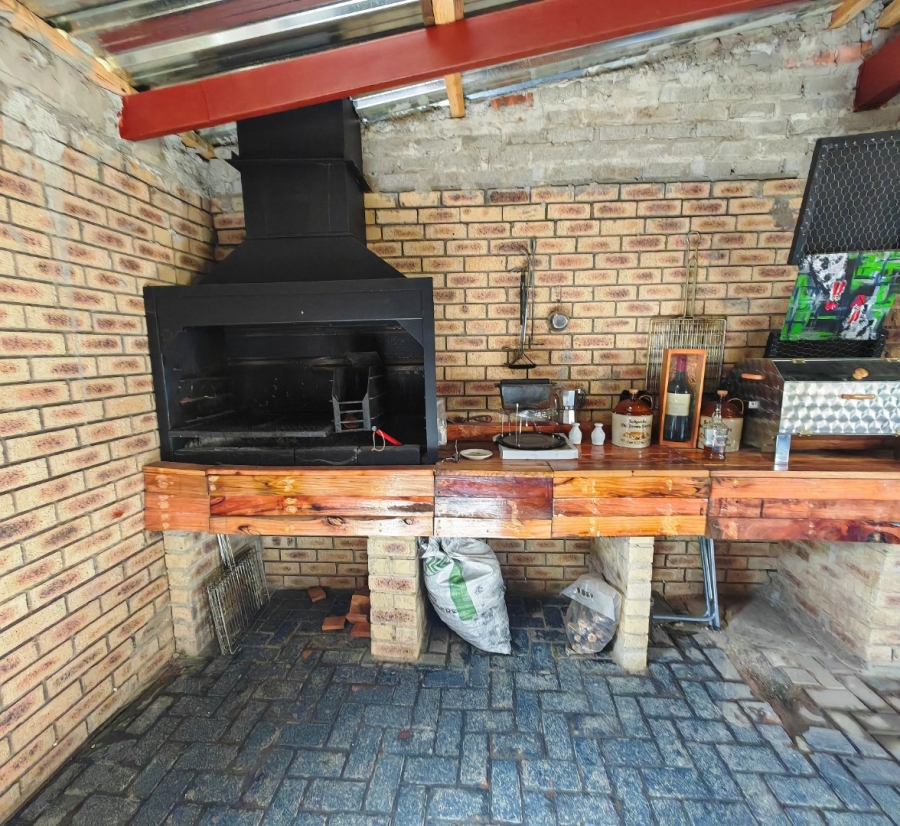 4 Bedroom Property for Sale in Uitsig Free State